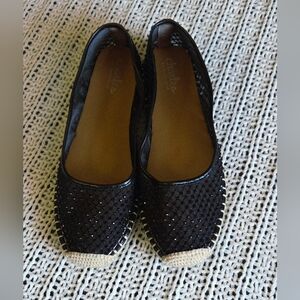 Charles David Ovation Flats Size 8